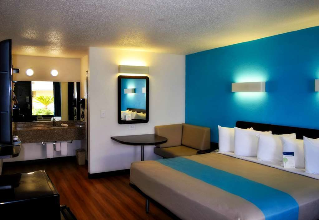 Sky Palace Inn & Suites By Jasper Beeville Kamer foto
