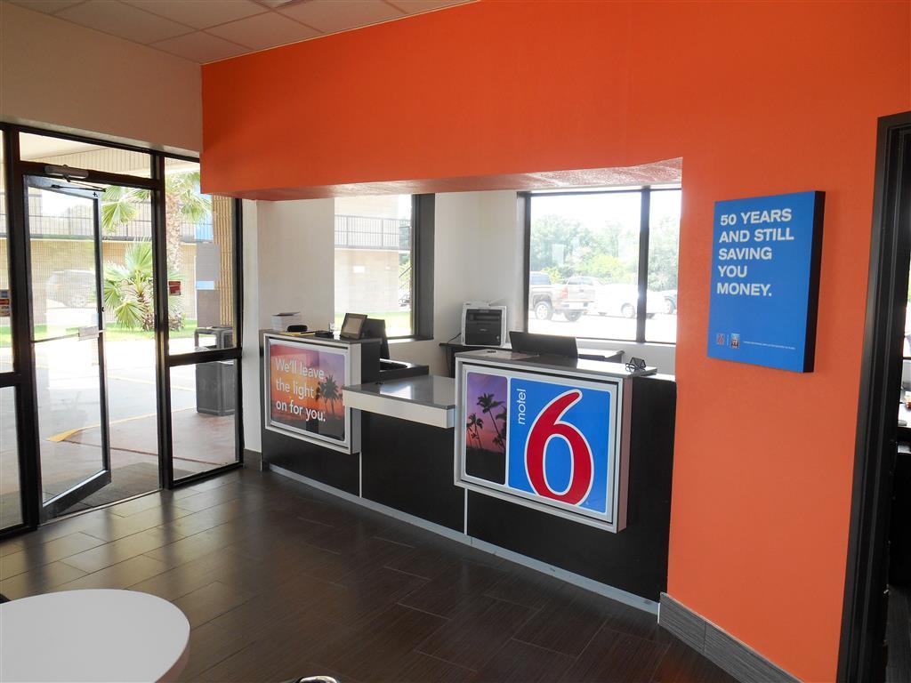 Sky Palace Inn & Suites By Jasper Beeville Interieur foto